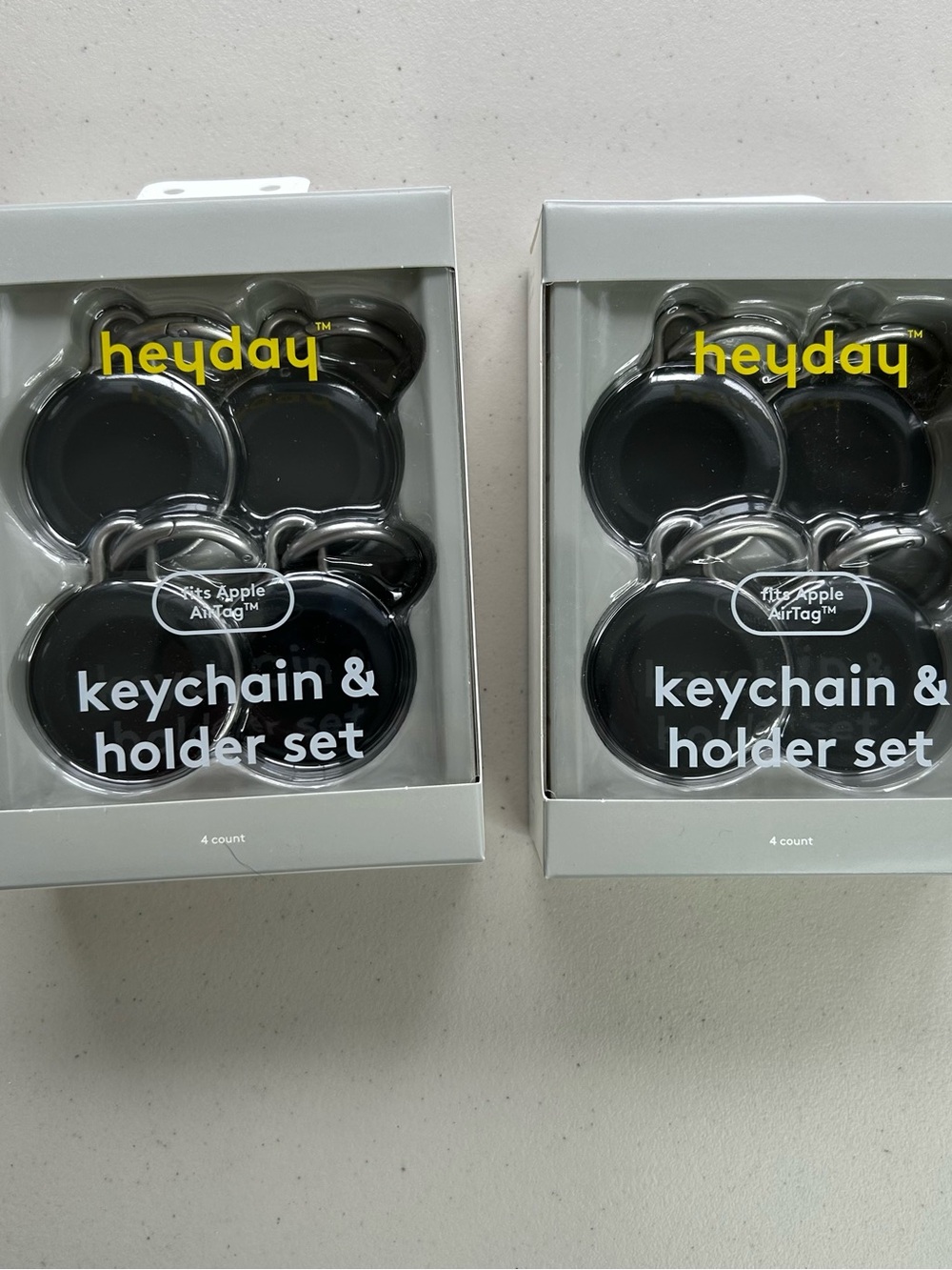 APPLE AIR TAG 4 PACK KEYCHAIN & HOLDER SET BLACK Heyday New 2 Boxes